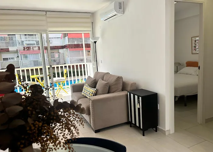 Escápate al Sol Apartamento con Piscina y Playa Cercana